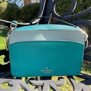 Kate Spade New York Lauryn Camera Bag, in Spearmint Multi- Excellent Condition